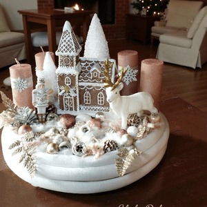 Mézeskalács falu adventi koszorú , Karácsony, Adventi díszek, Adventi koszorú, Virágkötés, Üdv.! Adventi koszorú gyönyörű mézis díszítésű templommal, LED világítással, diótörő figurával, sza..., MESKA