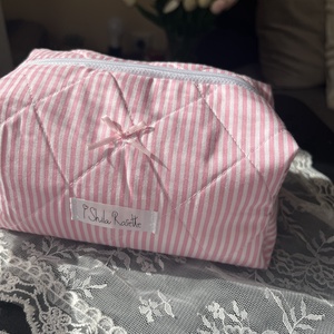 'Rosie' Beauty Case pamut steppelt neszesszer rózsaszín masnival, Táska & Tok, Neszesszer, Varrás, MESKA