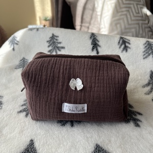 'Hazel' Beauty Case pamut neszesszer masnival és barna-fehér csíkos béléssel - Meska.hu