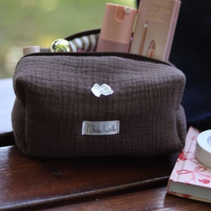 'Hazel' Beauty Case pamut neszesszer masnival és barna-fehér csíkos béléssel - táska & tok - neszesszer - Meska.hu