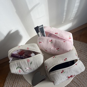 'Clara' Beauty Bag pamut cseresznyés neszesszer rózsaszín masnival - táska & tok - neszesszer - Meska.hu