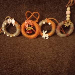 Karácsonyfa díszek manókkal  - karácsony - karácsonyi lakásdekoráció - karácsonyfadíszek - Meska.hu