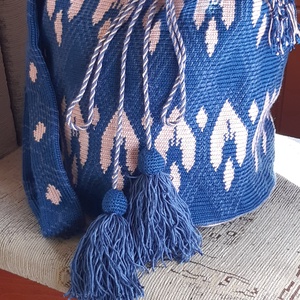 Horgolt táska Wayuu mochila  stílusban, Táska & Tok, Kézitáska & válltáska, Válltáska, Horgolás, MESKA