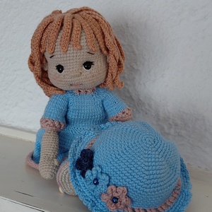 Kislány kalapban - játék & sport - baba & babaház - öltöztethető baba - Meska.hu