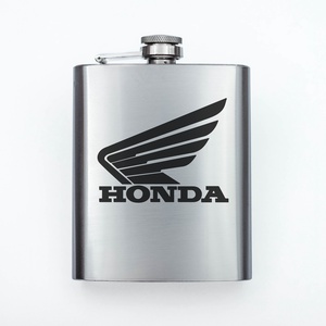 Gravírozott fém flaska - Honda, Otthon & Életmód, Konyhafelszerelés, tálalás, Flaska, csatos üveg, Gravírozás, pirográfia, MESKA