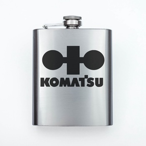 Gravírozott fém flaska - Komatsu, Otthon & Életmód, Konyhafelszerelés, tálalás, Flaska, csatos üveg, Gravírozás, pirográfia, MESKA