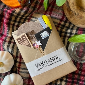 Blind date with a book - Vakrandi egy könyvvel - Meska.hu