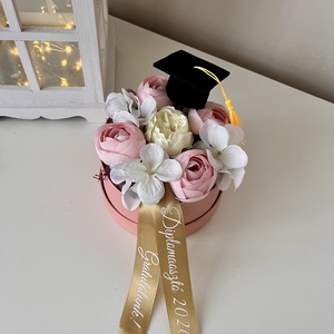 Diplomaosztó virágbox rózsaszín dobozban - otthon & életmód - dekoráció - virágdísz és tartó - virágbox, virágdoboz - Meska.hu