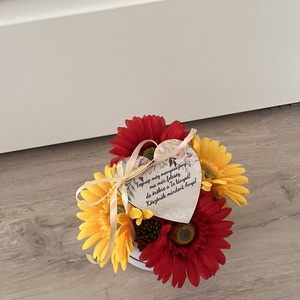 Szülőköszöntő, nagymama köszöntő közepes KÖR box - Gerbera virágokkal - esküvő - emlék & ajándék - szülőköszöntő ajándék - Meska.hu