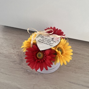 Szülőköszöntő, nagymama köszöntő közepes KÖR box - Gerbera virágokkal - esküvő - emlék & ajándék - szülőköszöntő ajándék - Meska.hu