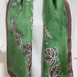 Egyedi, kézzel festett selyemsál  hidegviasz technikával, zöld-barna mintával - ruha & divat - sál, sapka, kendő - sál - Meska.hu Egyedi, kézzel festett selyemsál  hidegviasz technikával, zöld-barna mintával - ruha & divat - sál, sapka, kendő - sál - Meska.hu