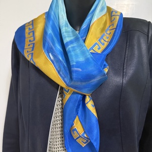 Kék-türkiz selyemkendő arany részletekkel � visszafogott luxus a mindennapokra - ruha & divat - sál, sapka, kendő - kendő - Meska.hu