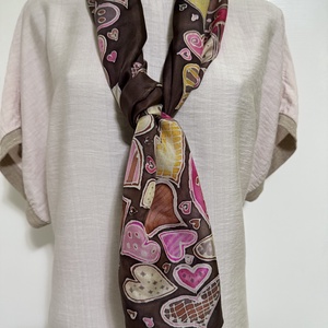 Kézzel festett 100% hernyóselyem sál � Édes Szívek (35�130 cm, egyedi darab) - Meska.hu