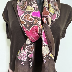 Kézzel festett 100% hernyóselyem sál � Édes Szívek (35�130 cm, egyedi darab) - ruha & divat - sál, sapka, kendő - sál - Meska.hu