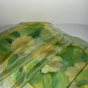 Kézzel festett selyemsál � elegáns zöld arany tónusokkal � 100% hernyóselyem � 45x180 cm, Ruha & Divat, Sál, Sapka, Kendő, Sál, , MESKA