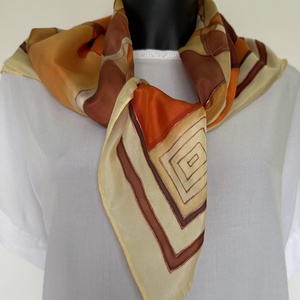 Kézzel festett hernyóselyem kendő � elegáns meleg tónusok � 74x74 cm - ruha & divat - sál, sapka, kendő - kendő - Meska.hu