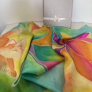 Mesés, kézzel festett selyemsál cicával � szivárvány színekben - ruha & divat - sál, sapka, kendő - stóla - Meska.hu