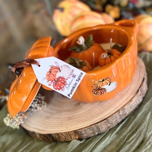 Pumkin Spice gyertya füles tál tök formájú edényben, Otthon & Életmód, Gyertya, illat, aroma, Gyertya, Gyertya-, mécseskészítés, MESKA
