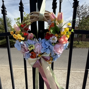 Tavaszi selyemvirágos kopogtató ajtódísz - otthon & életmód - dekoráció - ajtó- és ablak dekoráció - ajtódísz & kopogtató - Meska.hu