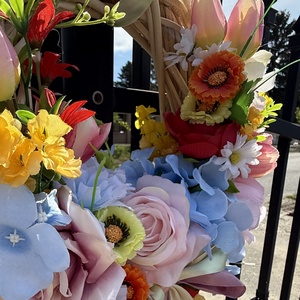 Tavaszi selyemvirágos kopogtató ajtódísz - otthon & életmód - dekoráció - ajtó- és ablak dekoráció - ajtódísz & kopogtató - Meska.hu