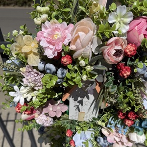 Házikós selyemvirágos ajtódísz kopogtató - otthon & életmód - dekoráció - ajtó- és ablak dekoráció - ajtódísz & kopogtató - Meska.hu