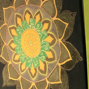 Gyógyító sötétzöld-arany Mandala selyemkép festmény (50c50 cm), Művészet, Textilkép, Egyéb, Selyemfestés, MESKA