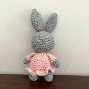 Horgolt nyuszi lány - amigurumi - játék & sport - plüssállat & játékfigura - nyuszi - Meska.hu