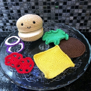 Horgolt hamburger - amigurumi - játék & sport - plüssállat & játékfigura - más figura - Meska.hu