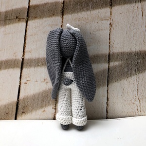 Alvó nyuszi lány - amigurumi - játék & sport - plüssállat & játékfigura - nyuszi - Meska.hu