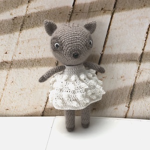 Őzike lány ruhában - amigurumi - játék & sport - plüssállat & játékfigura - más figura - Meska.hu