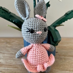 Horgolt nyuszi lány - amigurumi - játék & sport - plüssállat & játékfigura - nyuszi - Meska.hu
