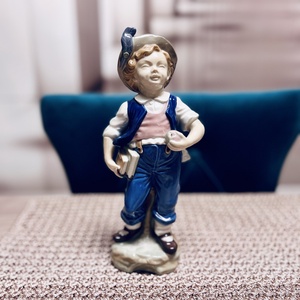 Vintage német porcelán kisfiú könyvvel - GDR - otthon & életmód - dekoráció - dísztárgy - Meska.hu