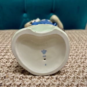 Vintage német porcelán kisfiú könyvvel - GDR - otthon & életmód - dekoráció - dísztárgy - Meska.hu