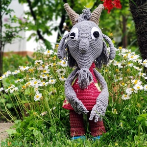 Horgolt kecske mester figura - amigurumi, Játék & Sport, Plüssállat & Játékfigura, Plüss mesefigurák, Baba-és bábkészítés, Horgolás, MESKA