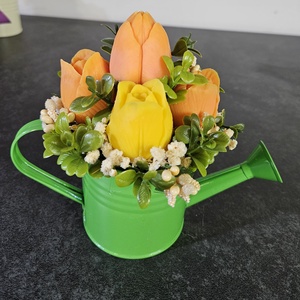 Tulipános tavaszi illatviasz zöld locsolókannában, Otthon & Életmód, Gyertya, illat, aroma, Gyertya, Gyertya-, mécseskészítés, MESKA