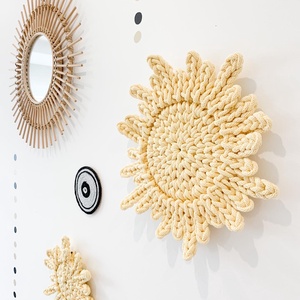 NAPSUGÁR - (kicsi) horgolt akasztható falidísz - otthon & életmód - dekoráció - fali és függő dekoráció - falra akasztható dekor - Meska.hu