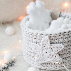 Horgolt tároló kosár csillag díszítéssel - otthon & életmód - tárolás & rendszerezés - tárolókosár - Meska.hu