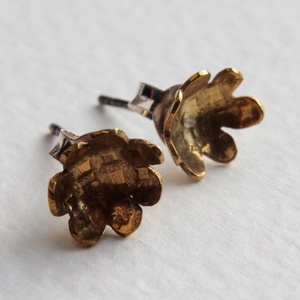 Rezeda - sárgaréz fülbevaló ezüst szerelékkel - ékszer - fülbevaló - pötty fülbevaló - Meska.hu