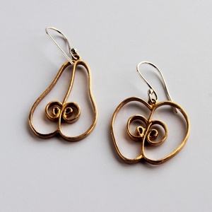 Aranyszínű alma-körte fülbevaló ezüst akasztóval - ékszer - fülbevaló - lógó fülbevaló - Meska.hu