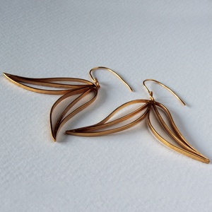 Aranytulipán lógós fülbevaló - ékszer - fülbevaló - lógó fülbevaló - Meska.hu