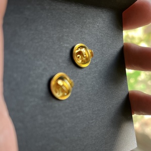 Babérlevél kitűző sárgarézből - ékszer - kitűző és bross - Meska.hu