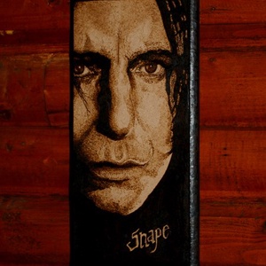 Harry Potter -Severius Snape portré, Otthon & Életmód, Dekoráció, Kép & Falikép, Fából készült kép, Gravírozás, pirográfia, MESKA