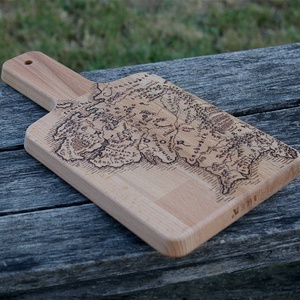 Gyűrűk ura térképes vágódeszka - otthon & életmód - konyhafelszerelés, tálalás - sütés, főzés - vágódeszka - Meska.hu