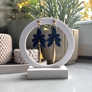 Lilien - Mély Tengerkék Fülbevaló Arany Színű Medállal - ékszer - fülbevaló - lógó fülbevaló - Meska.hu