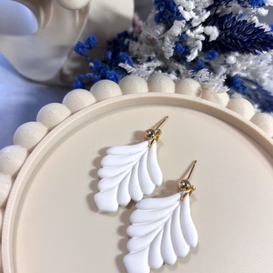 Angela - Hófehér Levél Fülbevaló, Ékszer, Fülbevaló, Lógó fülbevaló, Ékszerkészítés, MESKA