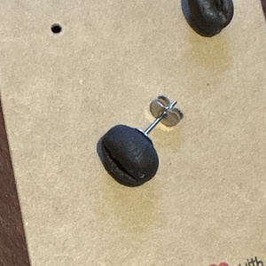 Kávébabszem fülbevaló - művészet - szobor - kerámia - Meska.hu