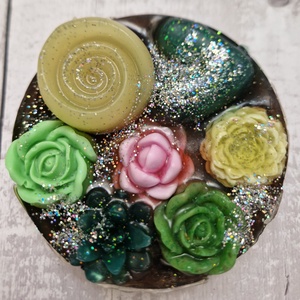 "Sziklakert" diszszappan , Szépségápolás, Szappan & Fürdés, Kézműves szappan, Szappankészítés, 10 cm átmérőjű, biológiailag lebomló csillamporral díszített, melt&pour szappanalaból öntött,"rágóg..., MESKA