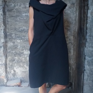 Altered dress in black - ejtett elejű, kapucnis, ujjatlan, térdig érő ruha - Meska.hu