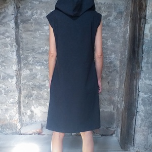 Altered dress in black - ejtett elejű, kapucnis, ujjatlan, térdig érő ruha - ruha & divat - női ruha - ruha - Meska.hu