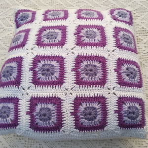 Horgolt díszpárna - Meska.hu